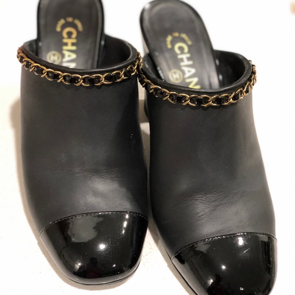 Chanel Gold CC Logo &Chain Link Mules. Size 39.